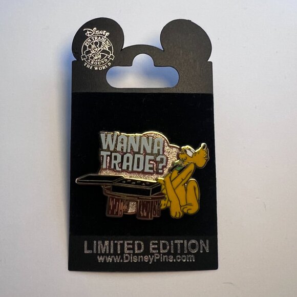 LE Pluto “Wanna Trade?” WDW Limited Edition 500 pin - Picture 2 of 4